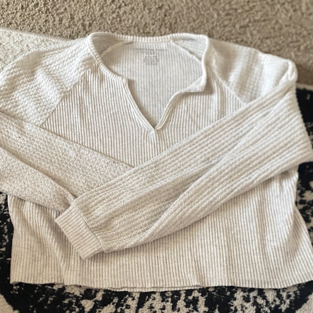 American Eagle Outfitters V-Neck Ribbed long sleeve